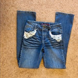 ♥️ Red Camel distressed lace pocket jeans♥️